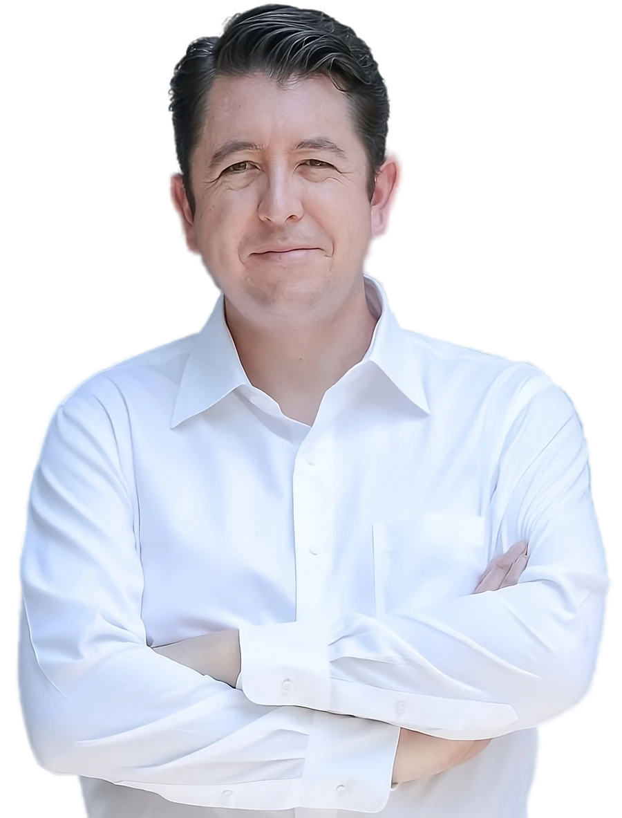 Nicolás Luna, cross-border executive advisor